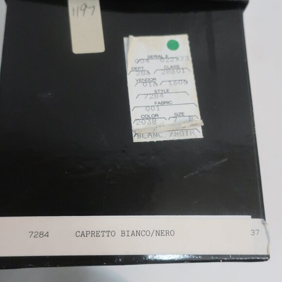 NIB Authentic Chanel White Black Capped Toe Leather Ballet Flat Shoe 37 US/6.5-7 - Picture 12 of 13